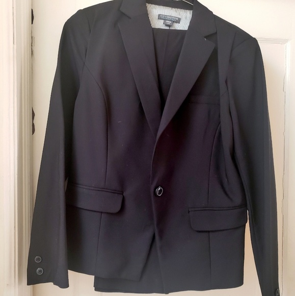 Covington pants suit. Pants is size 16, runs small - Picture 2 of 3